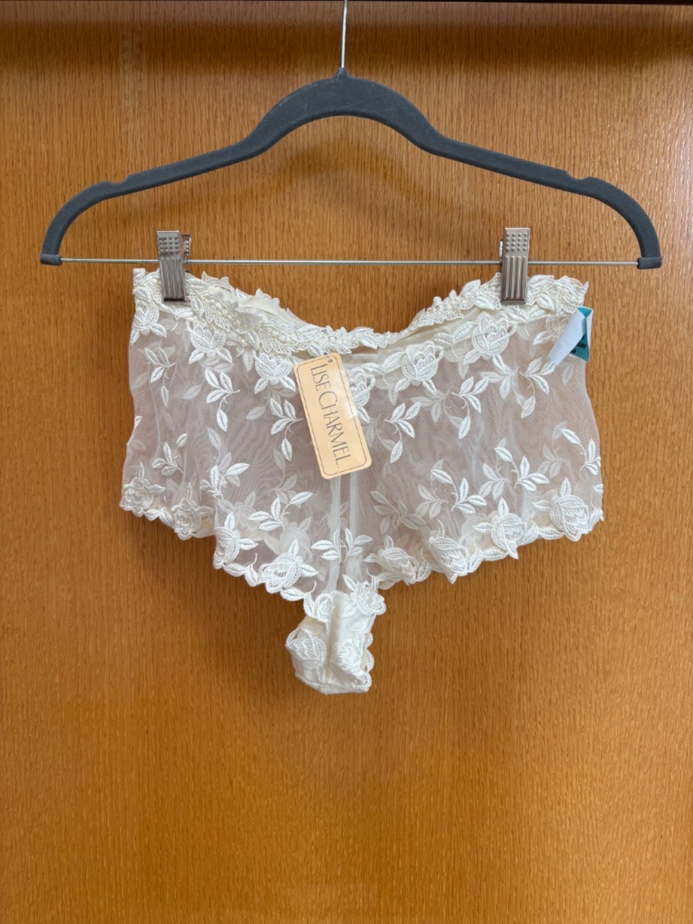 NWT Lise Charmel Ivory boy shorts embroidered Panties, Size M
